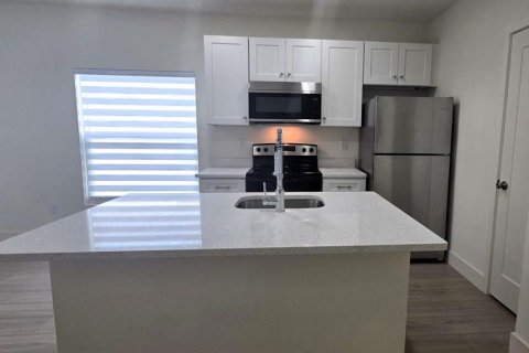 Appartement à louer à Saint Petersburg, Floride: 3 chambres, 92.9 m2 № 2111684 - photo 3