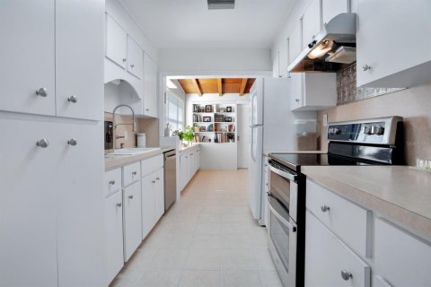 Casa en venta en Lakeland, Florida, 4 dormitorios, 195.09 m2 № 2114455 - foto 9