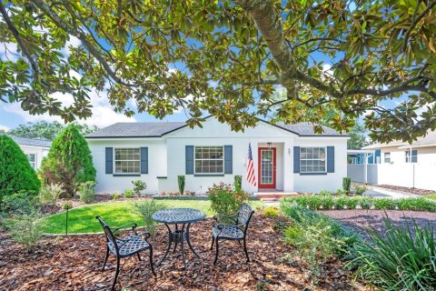 House in Lakeland, Florida 4 bedrooms, 195.09 sq.m. № 2114455