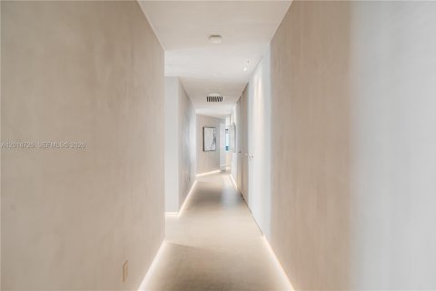 Condo in Sunny Isles Beach, Florida, 4 bedrooms № 2145853 - photo 15