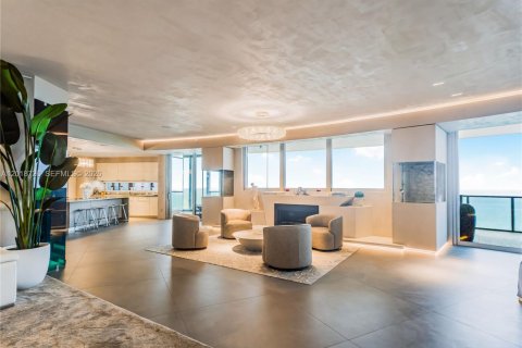 Condo in Sunny Isles Beach, Florida, 4 bedrooms № 2145853 - photo 2