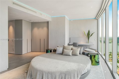 Condo in Sunny Isles Beach, Florida, 4 bedrooms № 2145853 - photo 11