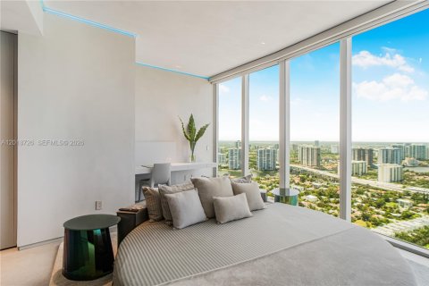 Condo in Sunny Isles Beach, Florida, 4 bedrooms № 2145853 - photo 10
