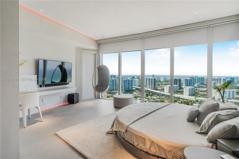 Condo in Sunny Isles Beach, Florida, 4 bedrooms № 2145853 - photo 14