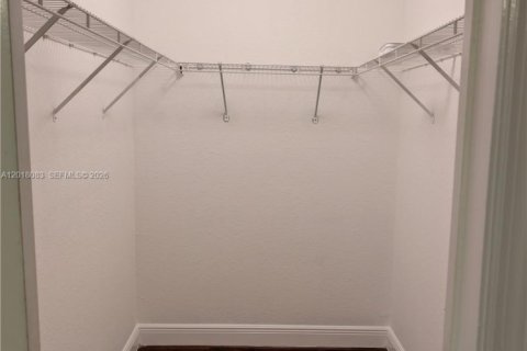 Townhouse in North Lauderdale, Florida 4 bedrooms, 152.36 sq.m. № 2086310 - photo 12
