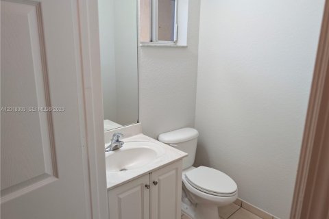 Townhouse in North Lauderdale, Florida 4 bedrooms, 152.36 sq.m. № 2086310 - photo 8