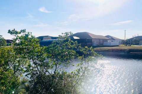 Land in Cape Coral, Florida № 1957028 - photo 13