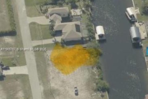 Land in Cape Coral, Florida № 1957028 - photo 11