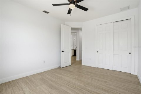 House in Cape Coral, Florida 3 bedrooms, 229.56 sq.m. № 2101419 - photo 30