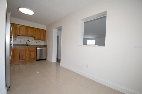 House in Tampa, Florida 3 bedrooms, 124.95 sq.m. № 2115391 - photo 16