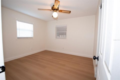 House in Tampa, Florida 3 bedrooms, 124.95 sq.m. № 2115391 - photo 30