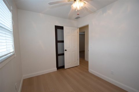 House in Tampa, Florida 3 bedrooms, 124.95 sq.m. № 2115391 - photo 24