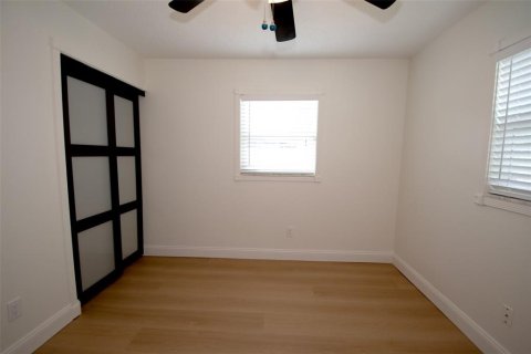 House in Tampa, Florida 3 bedrooms, 124.95 sq.m. № 2115391 - photo 28