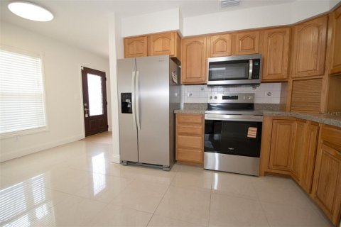 House in Tampa, Florida 3 bedrooms, 124.95 sq.m. № 2115391 - photo 14