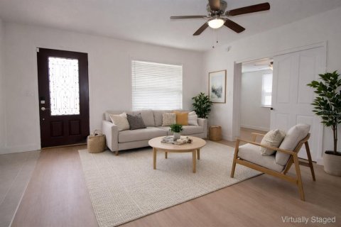 House in Tampa, Florida 3 bedrooms, 124.95 sq.m. № 2115391 - photo 6