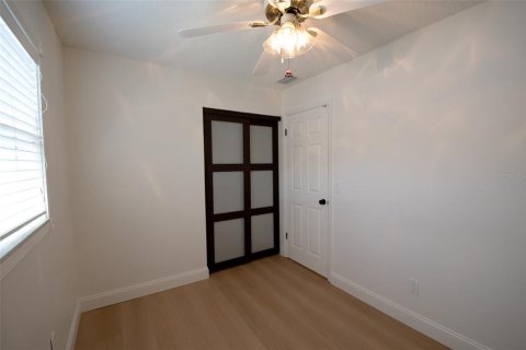 House in Tampa, Florida 3 bedrooms, 124.95 sq.m. № 2115391 - photo 25