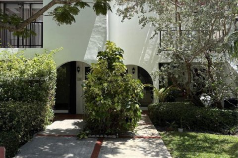 Condo in Key Biscayne, Florida, 2 bedrooms  № 2353577