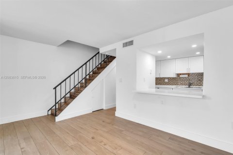 Condo in Key Biscayne, Florida, 2 bedrooms  № 2353577 - photo 6