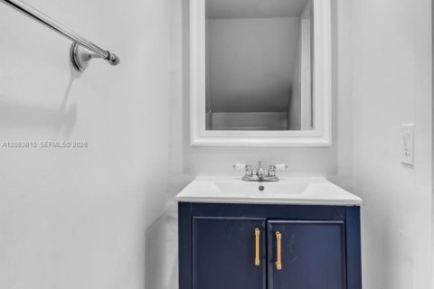 Condo in Key Biscayne, Florida, 2 bedrooms  № 2353577 - photo 14