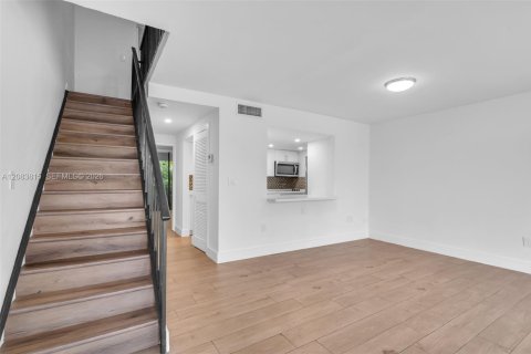 Condo in Key Biscayne, Florida, 2 bedrooms  № 2353577 - photo 3