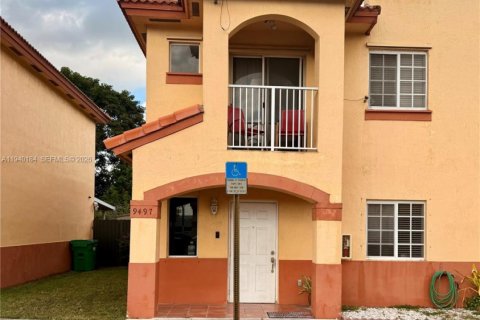 Condo in Hialeah Gardens, Florida, 3 bedrooms  № 1997960