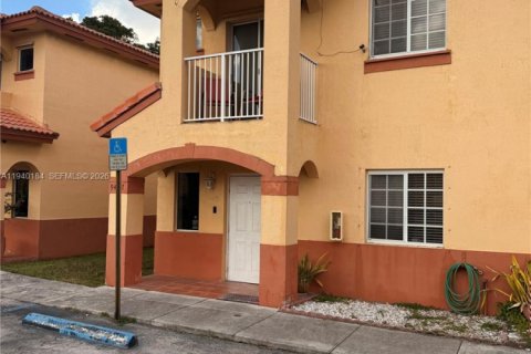 Condo in Hialeah Gardens, Florida, 3 bedrooms  № 1997960 - photo 3