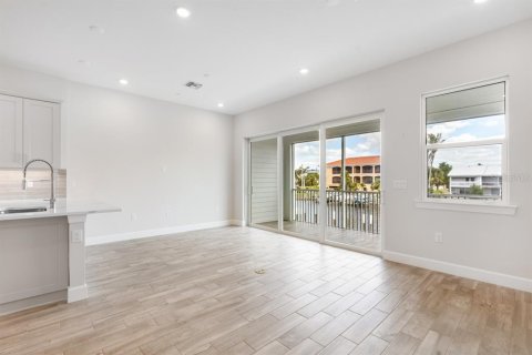 Condominio en venta en Punta Gorda, Florida, 4 dormitorios, 173.45 m2 № 1550666 - foto 5
