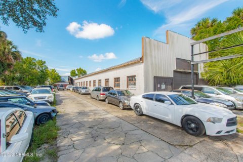 Commercial property in Palatka, Florida 710.98 sq.m. № 765688 - photo 1
