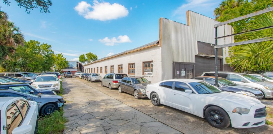Commercial property in Palatka, Florida 710.98 sq.m. № 765688