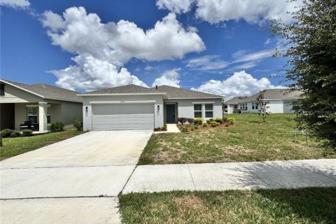 House in Leesburg, Florida 3 bedrooms, 140.38 sq.m. № 2369291