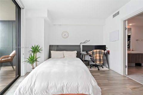 Condo in Miami, Florida, 3 bedrooms  № 1775313 - photo 12