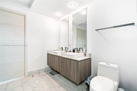 Condo in Miami, Florida, 3 bedrooms  № 1775313 - photo 16