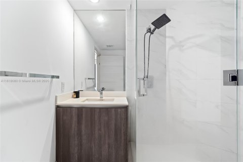 Condo in Miami, Florida, 3 bedrooms  № 1775313 - photo 28