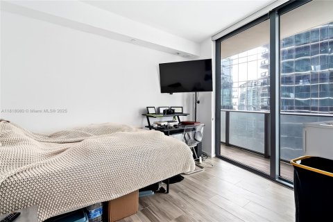 Condo in Miami, Florida, 3 bedrooms  № 1775313 - photo 25