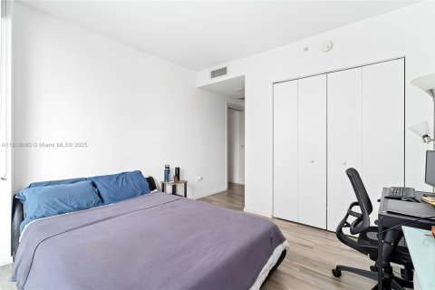 Condo in Miami, Florida, 3 bedrooms  № 1775313 - photo 19