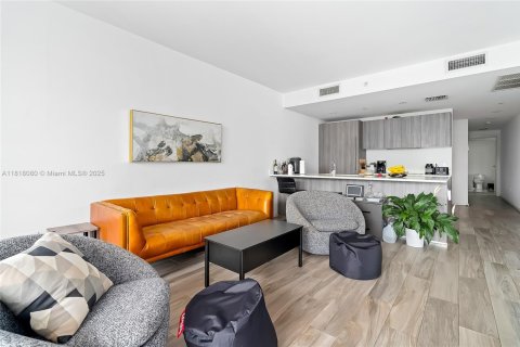 Condo in Miami, Florida, 3 bedrooms  № 1775313 - photo 6
