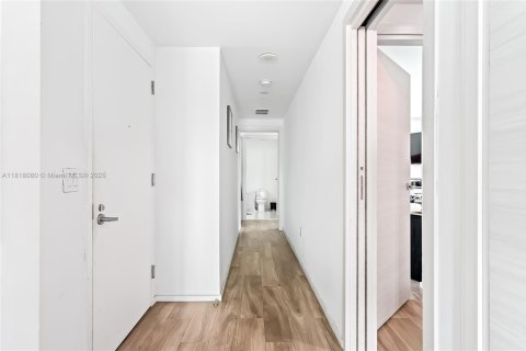 Condo in Miami, Florida, 3 bedrooms  № 1775313 - photo 24