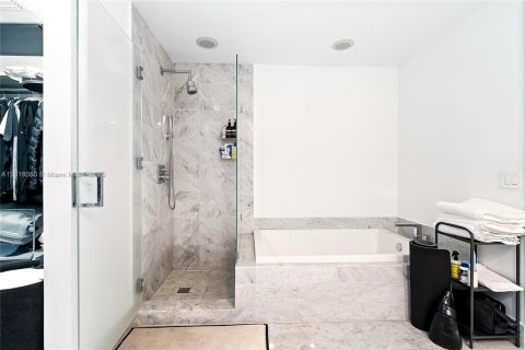 Condo in Miami, Florida, 3 bedrooms  № 1775313 - photo 21