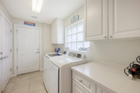 Villa ou maison à louer à Sarasota, Floride: 2 chambres, 142.51 m2 № 2132881 - photo 12