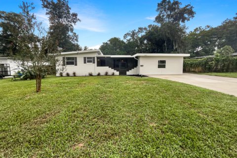 House in Jacksonville, Florida 3 bedrooms, 196.02 sq.m. № 801377 - photo 1