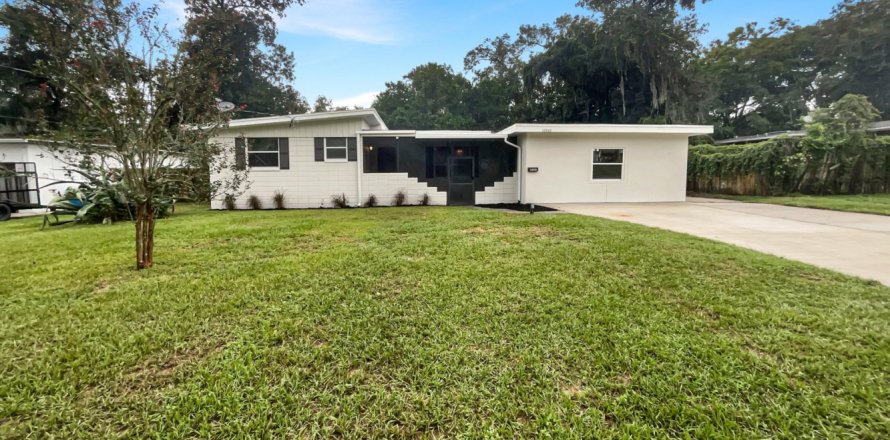 House in Jacksonville, Florida 3 bedrooms, 196.02 sq.m. № 801377