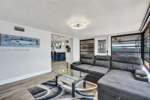 Casa en venta en Pompano Beach, Florida, 3 dormitorios, 137.59 m2 № 2078004 - foto 21