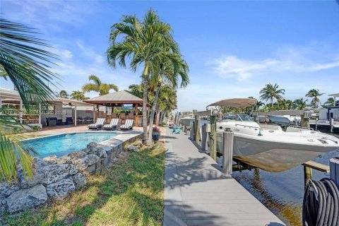 Casa en venta en Pompano Beach, Florida, 3 dormitorios, 137.59 m2 № 2078004 - foto 2