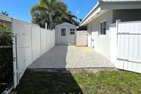 Casa en venta en Pompano Beach, Florida, 3 dormitorios, 137.59 m2 № 2078004 - foto 8