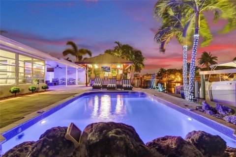Casa en Pompano Beach, Florida 3 dormitorios, 137.59 m2 № 2078004