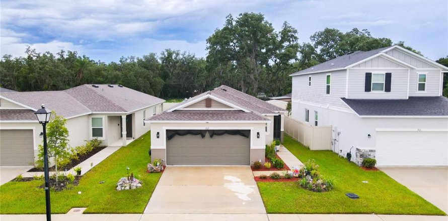 Villa ou maison à Auburndale, Floride 3 chambres, 139.91 m2 № 2134272