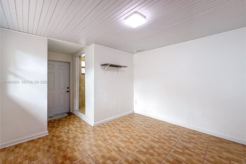 House in Miami, Florida 3 bedrooms, 158.68 sq.m. № 2062500 - photo 24