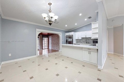 House in Miami, Florida 3 bedrooms, 158.68 sq.m. № 2062500 - photo 11