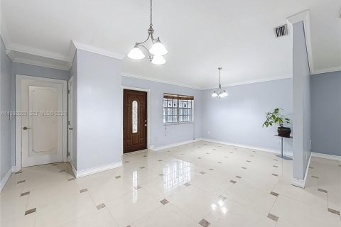House in Miami, Florida 3 bedrooms, 158.68 sq.m. № 2062500 - photo 10