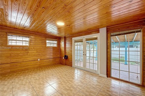 House in Miami, Florida 3 bedrooms, 158.68 sq.m. № 2062500 - photo 26